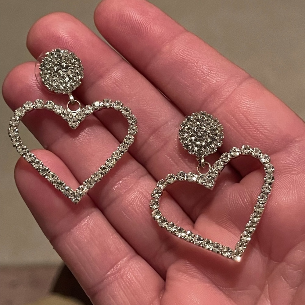 Novelty ladies heart shaped earrings